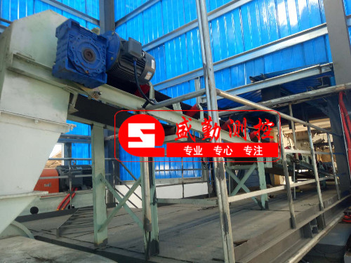 安徽金牛礦業(yè)角度稱重給料機投產(chǎn).jpg 安徽金牛礦業(yè)角度稱重給料機投產(chǎn).jpg